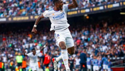  纽伦堡防守铁阵令德甲豪强进攻受阻