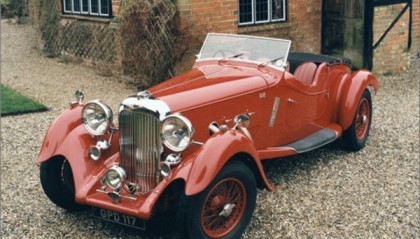  切尔西客场二比二战平阿斯顿维拉遭遇三轮不胜困境  